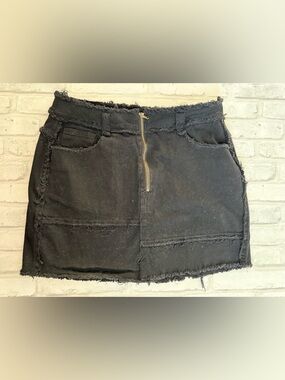 Black Frayed Hem Mini Skirt with Front Zip